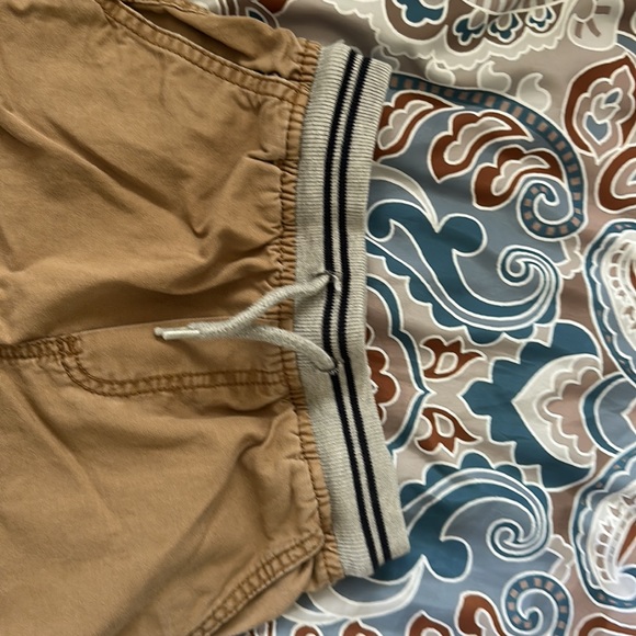 Osh kosh size 7 no button shorts - Picture 2 of 4